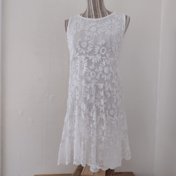 Dresses & Skirts - Made in Italy 100% Silk White Floral Lace Sleeveless Mini Shift Dress